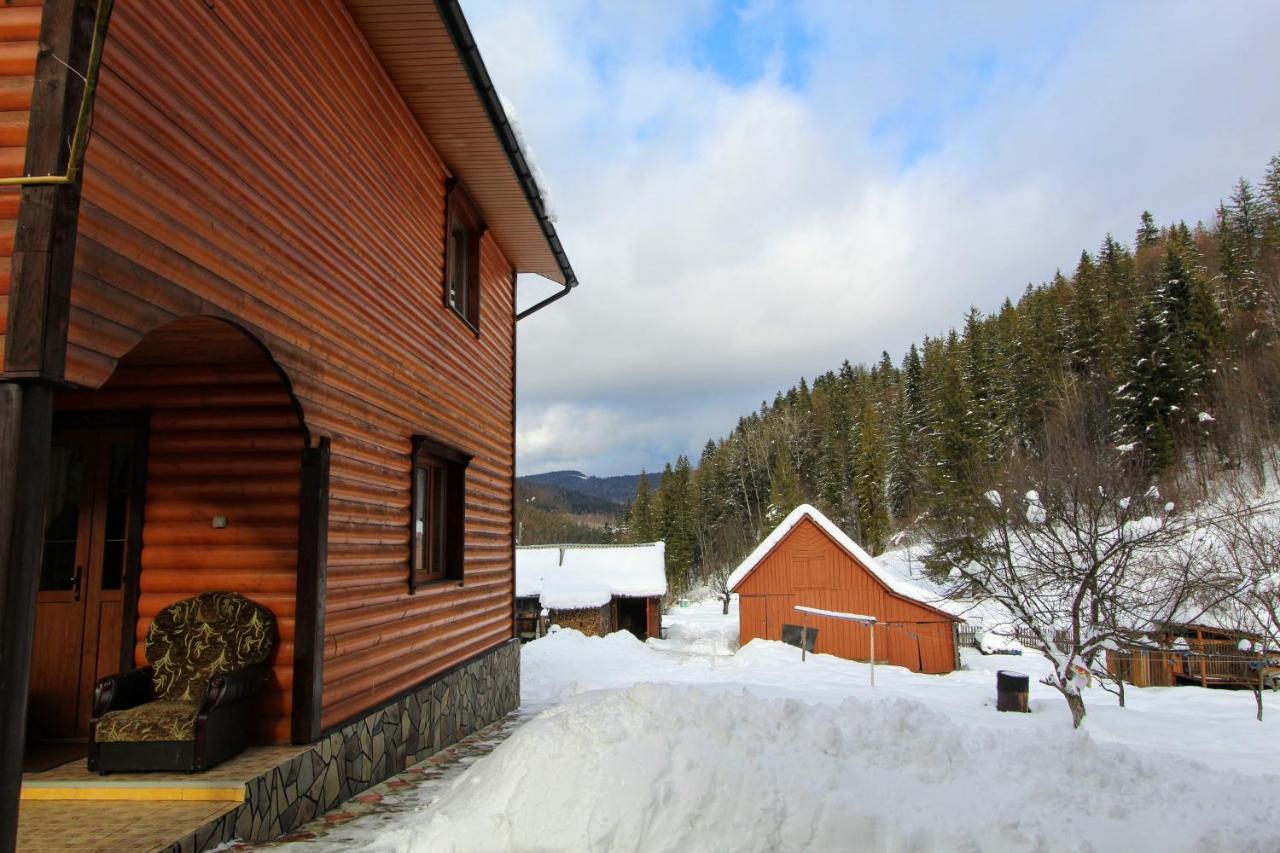 Cottage "Kliverent" Jaremče Exteriér fotografie