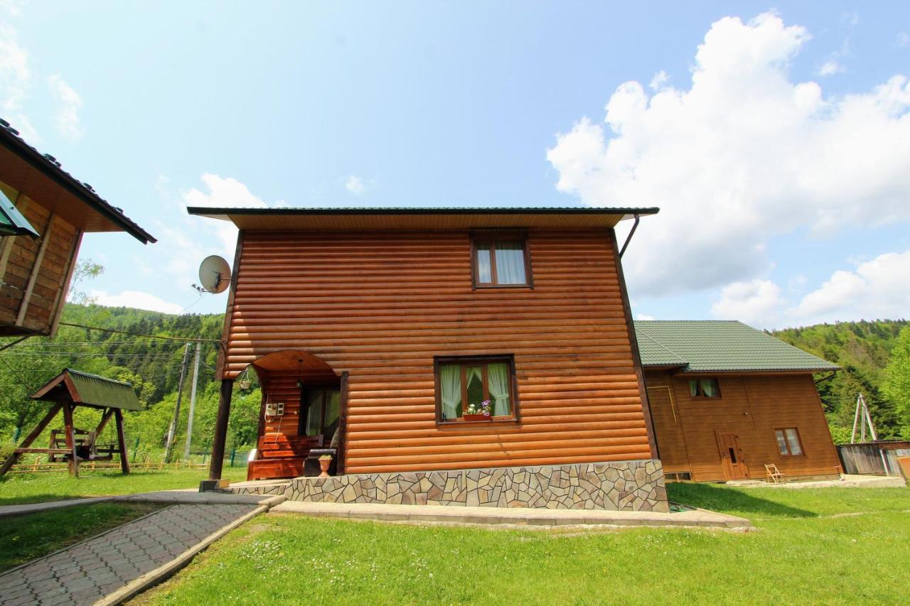 Cottage "Kliverent" Jaremče Exteriér fotografie